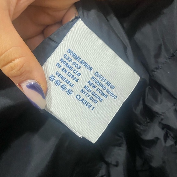 Moncler women’s puffer jacket - Picture 9 of 16